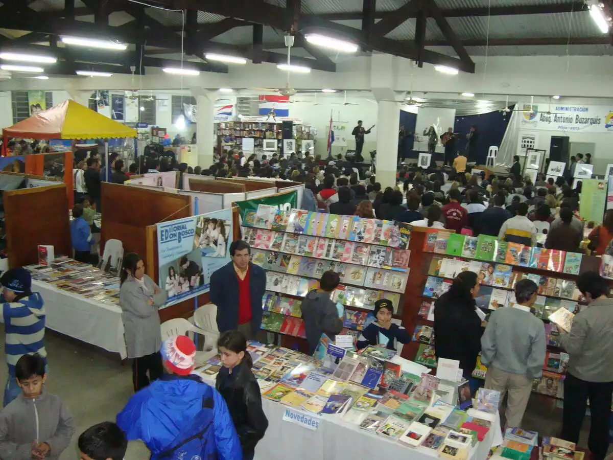 Feria Internacional del Libro Caaguazú Lee